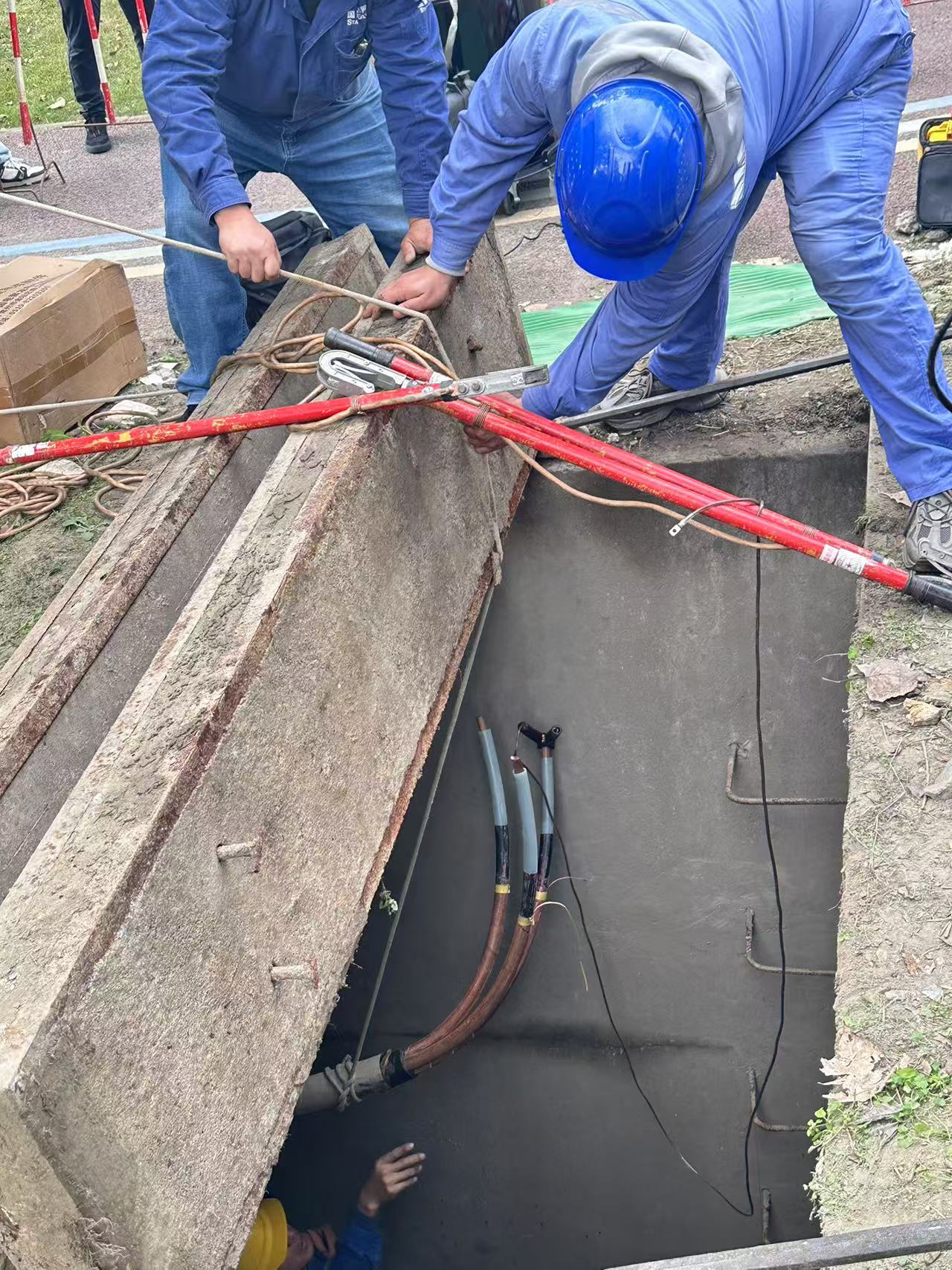 <a href='http://dlhyyoga.com/Ppzq/ersted.html'>電纜故障定位儀</a>現(xiàn)場