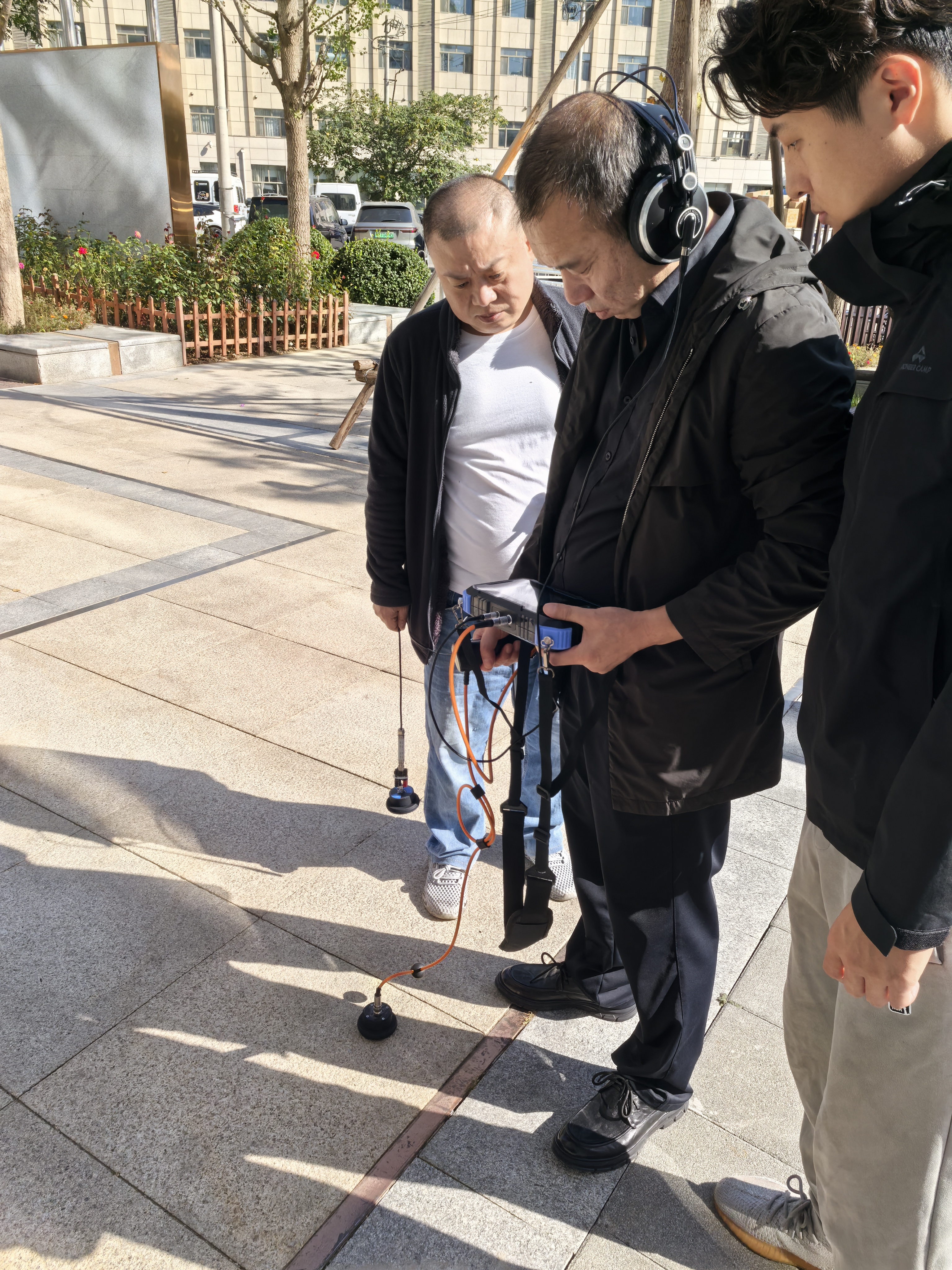 智能聽漏儀供水管網(wǎng)聽漏現(xiàn)場