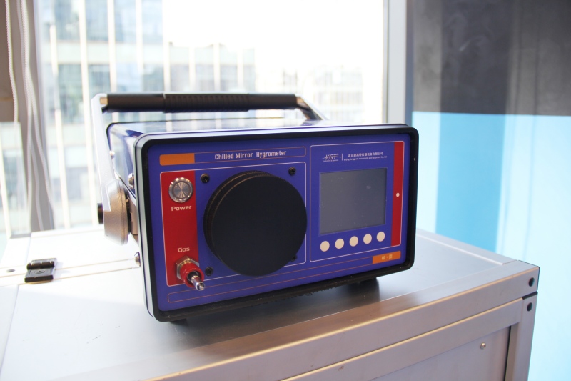 朝露 精密智能露點儀